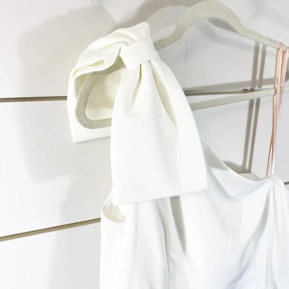 NWT Gal Meets Glam Yvonne Bow One Shoulder Dress - Picture 4 of 8